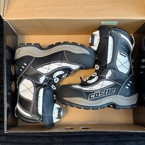 Castle Black & Gray Boots Boa dial closure